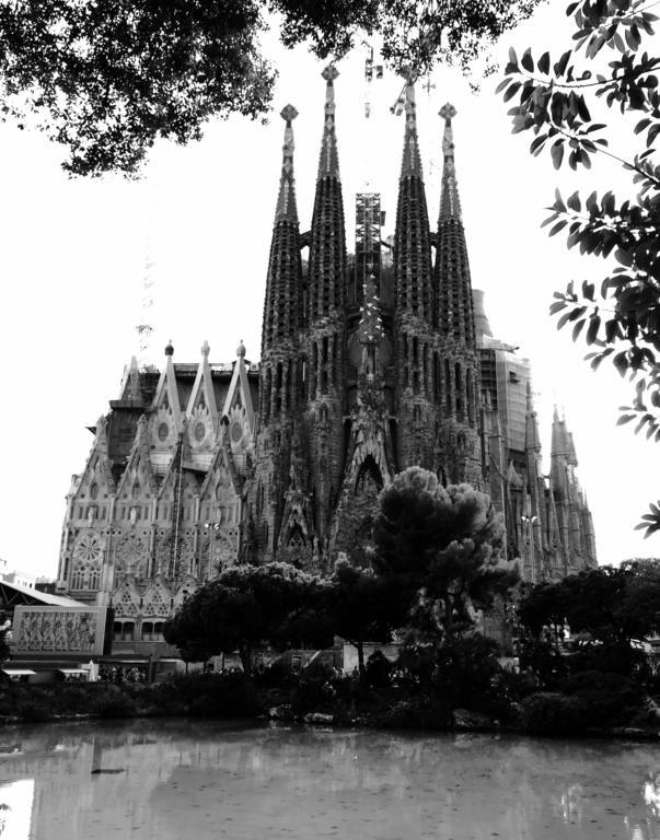 Apartments Barcelona Sagrada Quarto foto