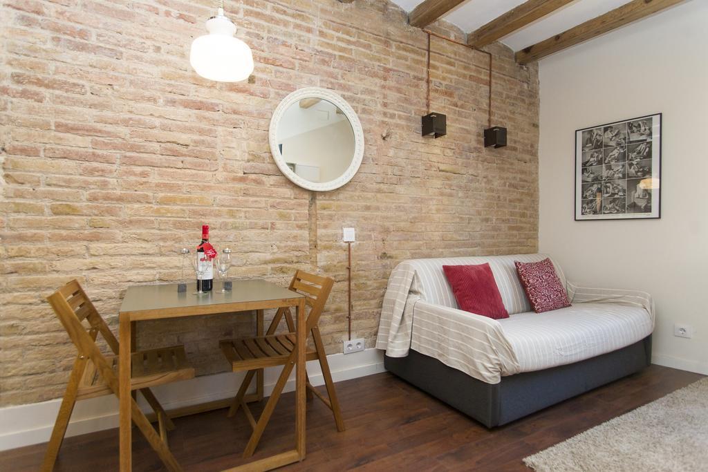 Apartments Barcelona Sagrada Quarto foto